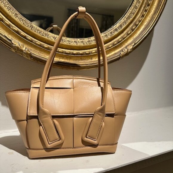 Bottega Veneta Intrecciato Mini Arco Calfskin Leather Tote Almond - Picture 4 of 16